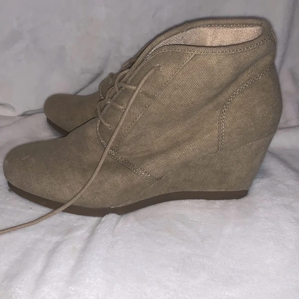 American eagle wedge boots